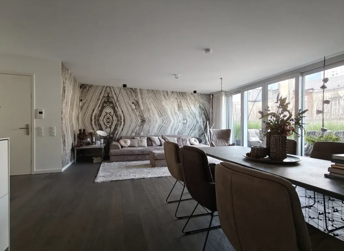 Stilvolle, zentrale 3-Zimmer-Wohnung mit Skylineblick & Designausstattung